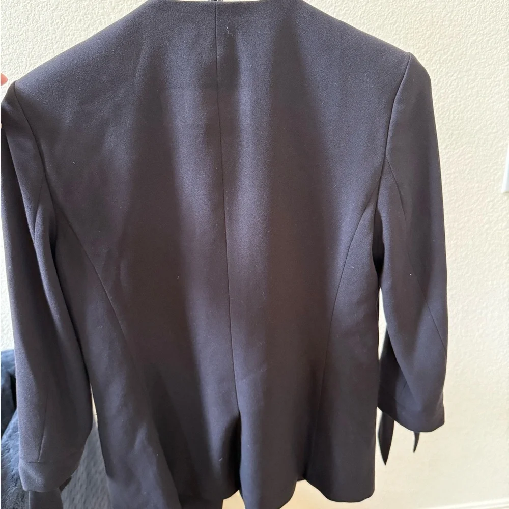 Ann Taylor Factory Women's Elegant Black Blazer - Picture 3 of 4